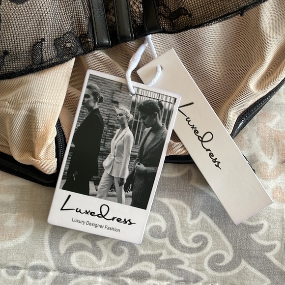 Dress - Picture 8 of 12